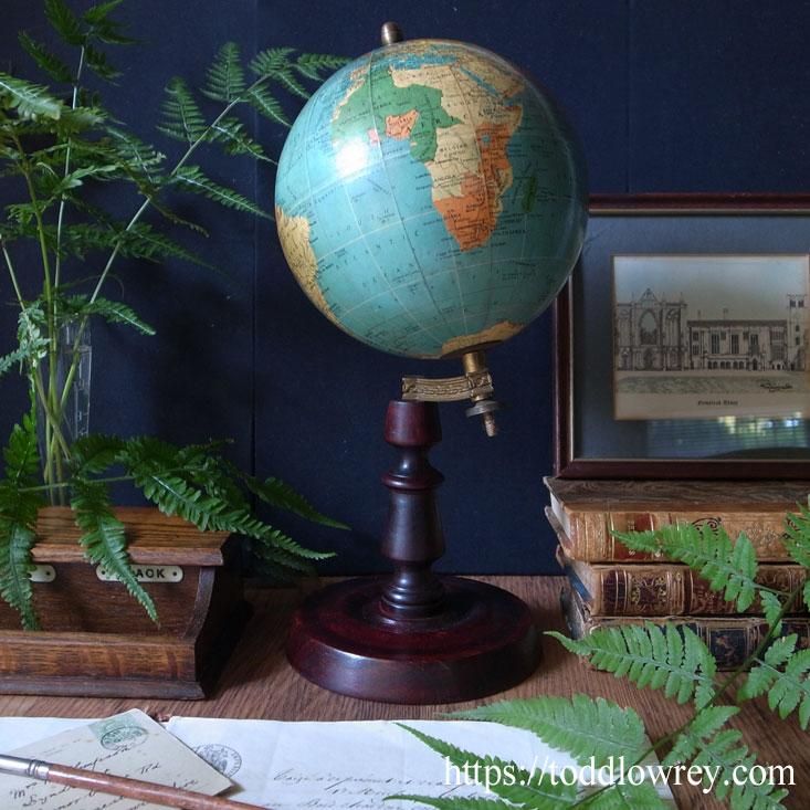時間と空間を貴方の手に / Antique Library Globe by George Philip