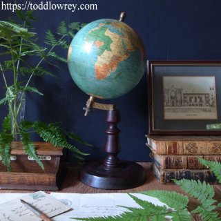 時間と空間を貴方の手に / Antique Library Globe by George Philip & Son London