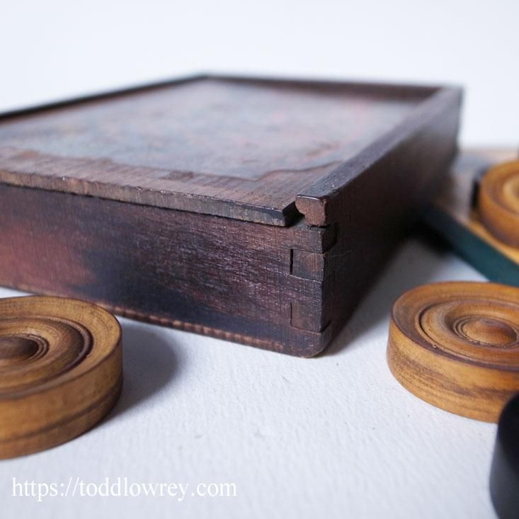 一歩を踏み出すには慎重に /Antique Wooden Draughtsmen with