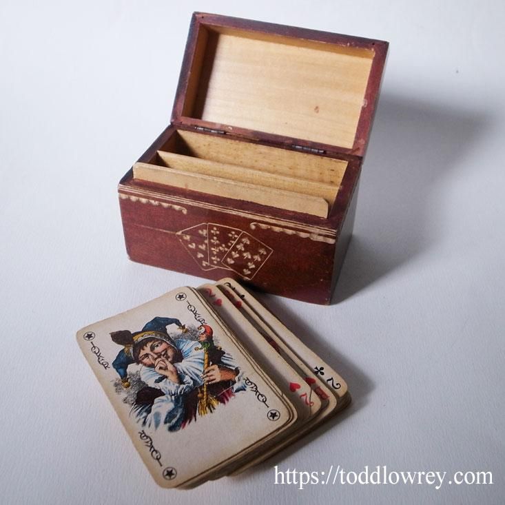 人気 Card Playing Antique ポーランドの森の町から/ Set Caving with トランプ