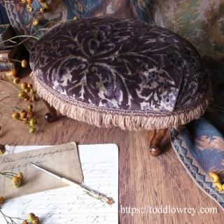 ķ­Ƚβ / Antique Cabriolet Leg Foot Stool