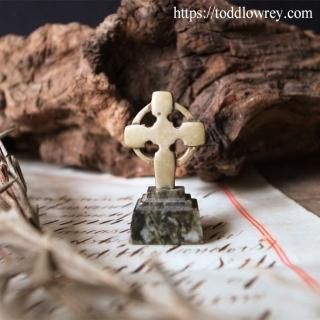 ۤĽ / Antique Miniature Celtic Cross