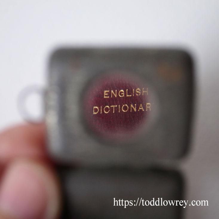 世界で最も小さな英語辞典 / Antique Miniature English 世界で最も小さな英語辞典 / Antique Miniature English