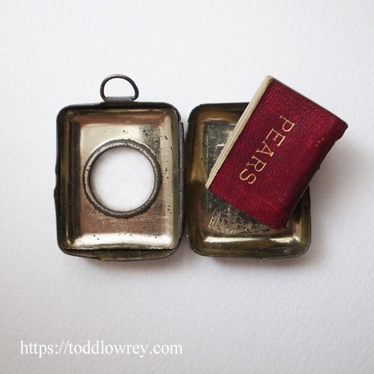 世界で最も小さな英語辞典 / Antique Miniature English