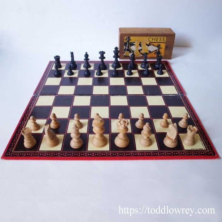 チェスの本質とは何か / Antique Staunton Chessmen & Folding Board by K & C LTD LONDON  - Todd Lowrey Antiques