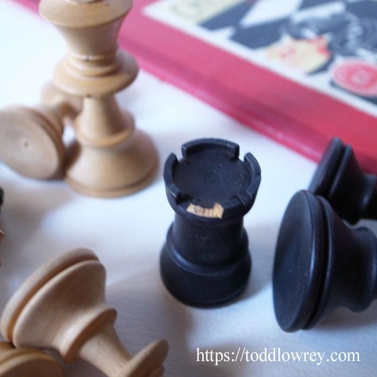 チェスの本質とは何か / Antique Staunton Chessmen & Folding チェスの本質とは何か / Antique Staunton Chessmen & Folding