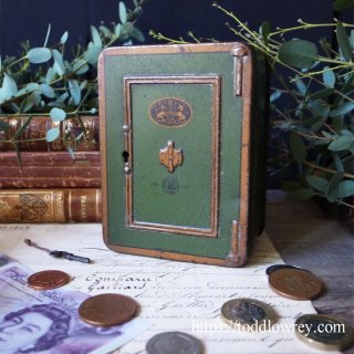 ζˤ / Antique Miniature Safe Money Box by Burnet Ltd. London