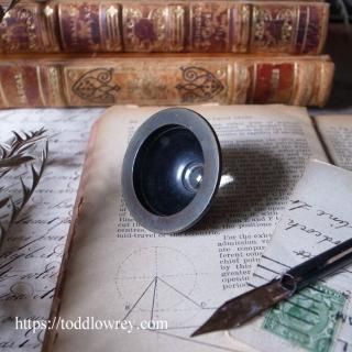 ̣Ť󥺤ϤǤ礦/Antique Magnifying Glass possibly Eye Glass?