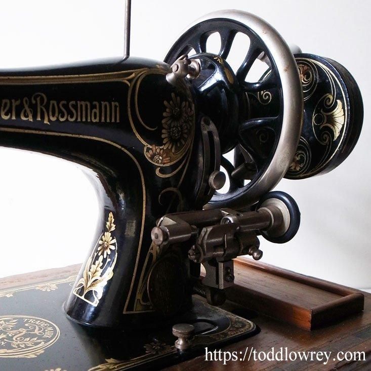 耽美なソーイングマシンを堪能する / Antique Hand Crank