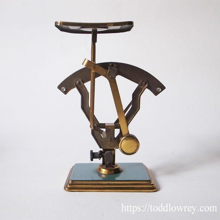 レタースケールの父の想いを継いで / Antique German Table レタースケールの父の想いを継いで / Antique German Table