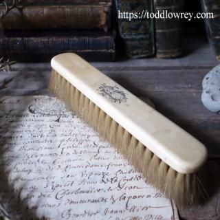 β/ Antique Victorian Vanity Brush with Monogram