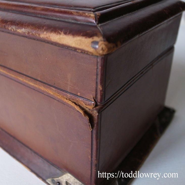ガナのグラン・リュから来た手袋の為の箱 / Antique Leather ガナのグラン・リュから来た手袋の為の箱 / Antique Leather