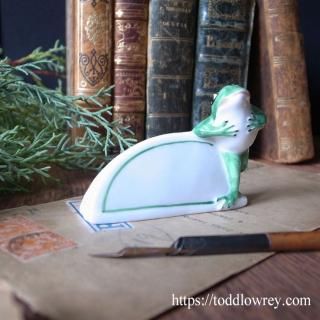 䤦䤷Ωĥ»Τ / Vintage Name Stand with Frog