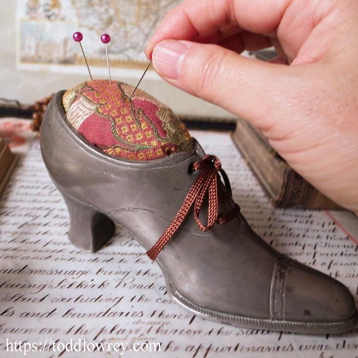 英国アンティーク アンティーク靴型シューズ針刺し　イギリス製 6a7dce9a2d88a9b00afb84206b2a97