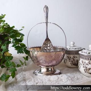 ˥סλʤĥХܥ / Antique Silver Plated Jelly Bowl with Carrier & Spoon