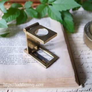 1⤵˺٤ / Antique Brass Folding Linen Prover Magnifying Glass
