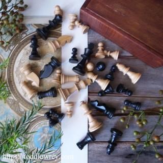 򸫱ۤȤ⤿餹 / Vintage Stanton Style Chessmen with Box