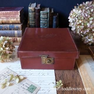 »ΤΥĤΰ٤ξƻ/ Antique Leather Collar Box