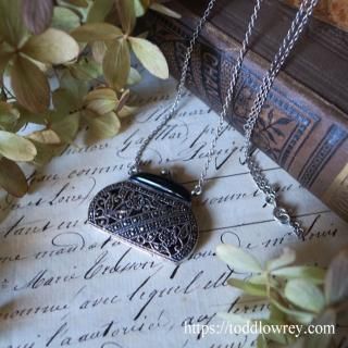 ߤ񤪤/ Vintage Silver & Onyx Pendant Bag Shape