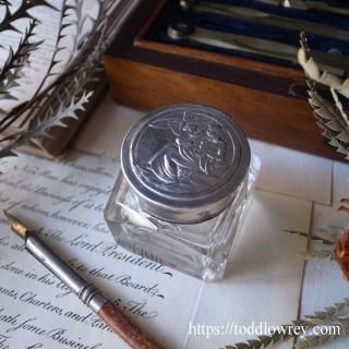 ŷȤΤϲ / Antique Inkwell with Angel and Goddess