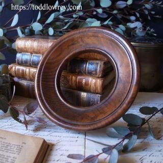 륪ܤ˿줦 / Antique Oak Round Frame
