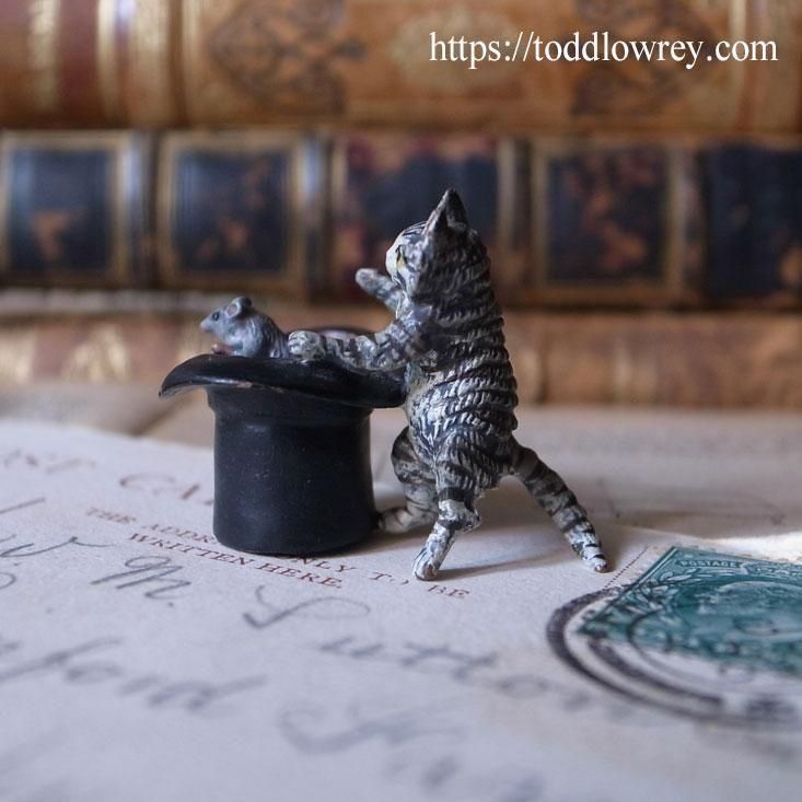 【猫と鼠と燭台と】オーストリア アンティーク ヴィエナブロンズ 猫と鼠 彫刻 猫と鼠と燭台と / Antique Cold Painted Vienna Bronze