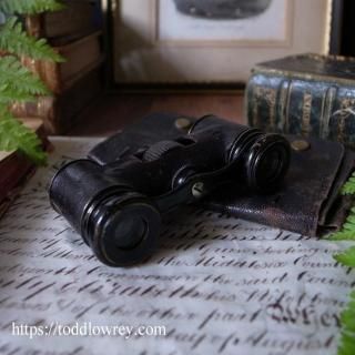 ݥåȤǦФ /Antique Metal & Leather Opera Glasses
