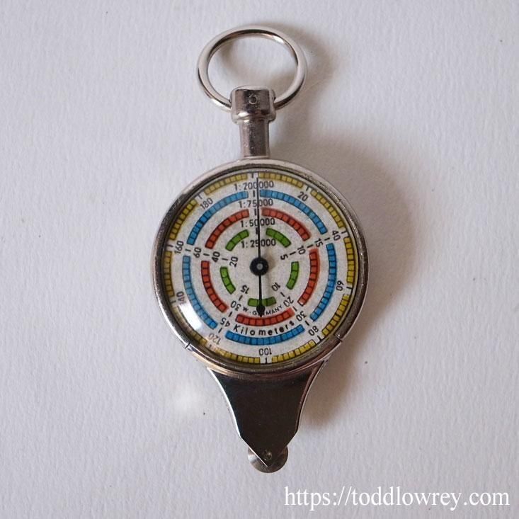 地図の道を転がってどこまでも / Vintage Map Measure