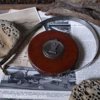 Ŵ¬פǼ/ Antique Tape Measure by THE LUFKIN RULE Co.