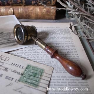 󥺤οˤ/ Antique Pocket Brass Microscope with Wood Handle