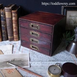 ߥåɥȥꥢΩ / Antique Mid Victorian Specimen or Campaign Small Chest