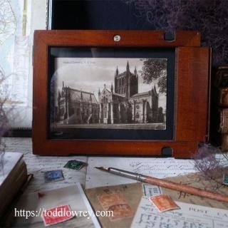 壁面を飾るフレームや写真立て、古い紙物/Art Work/Photo Frame