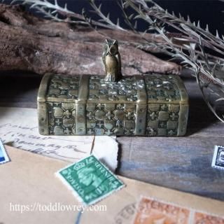 եڼ / Antique Brass Stamp Box with Owl