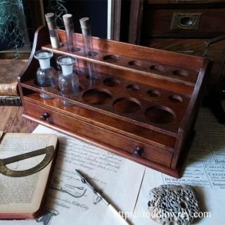 ¸ϲ̡ / Antique Mahogany Chemists Stand with Test Tube