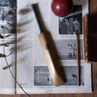 無敵の者達/ Vintage Miniature Cricket Bat - Todd Lowrey Antiques