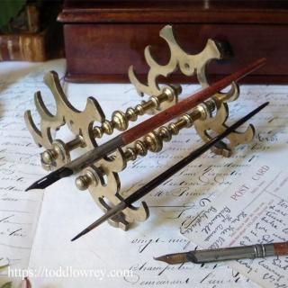 Ĵ⤤ǥȥåץġϤ /  Antique Victorian Brass Display Pen Stand
