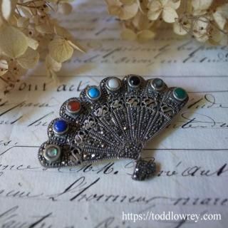 ڤ䤫䤫/ Vintage Silver Fan Brooch with Gemstone & Shell