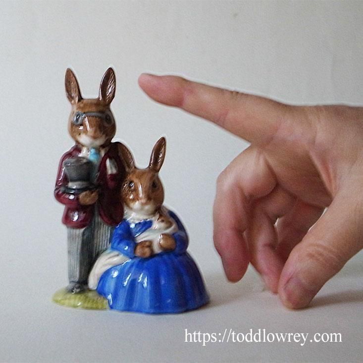 ウサギ家族の肖像 /Vintage Royal Doulton 