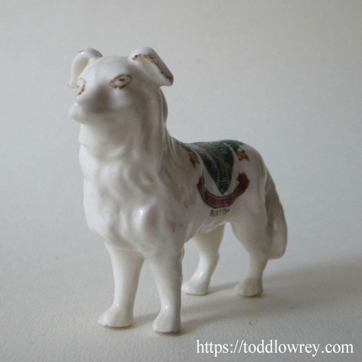 温泉の町からきた白い犬 / Antique Crested China Dog 