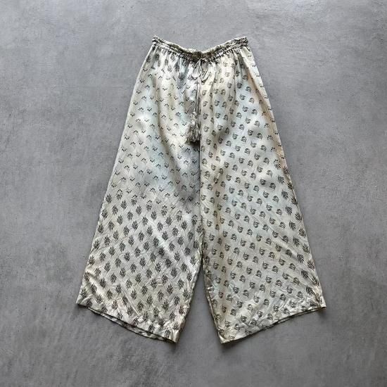 【新品未使用/即完品/定価以下】TOWAVASE / Sarasa pants