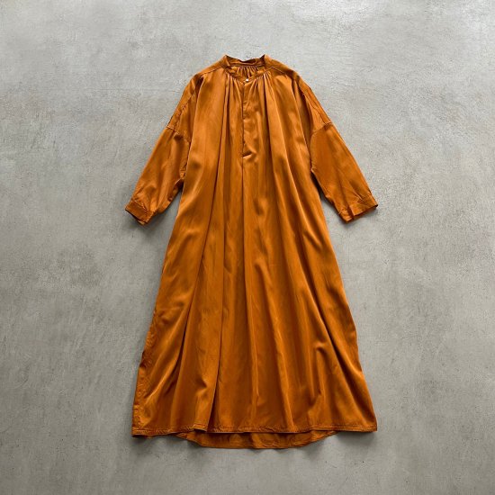 <img class='new_mark_img1' src='https://img.shop-pro.jp/img/new/icons22.gif' style='border:none;display:inline;margin:0px;padding:0px;width:auto;' />suzuki takayuki slip-on dress marigold (2022AW)