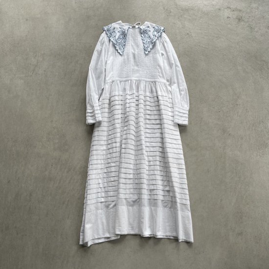 TOWAVASE Fille dress white x blue（2023SS）