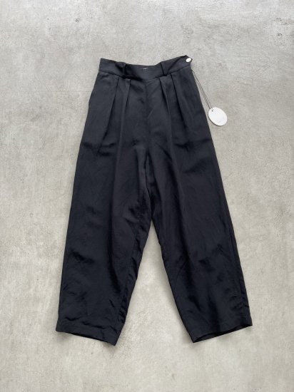 <img class='new_mark_img1' src='https://img.shop-pro.jp/img/new/icons13.gif' style='border:none;display:inline;margin:0px;padding:0px;width:auto;' />humoresque wide pants  black (2024SS)