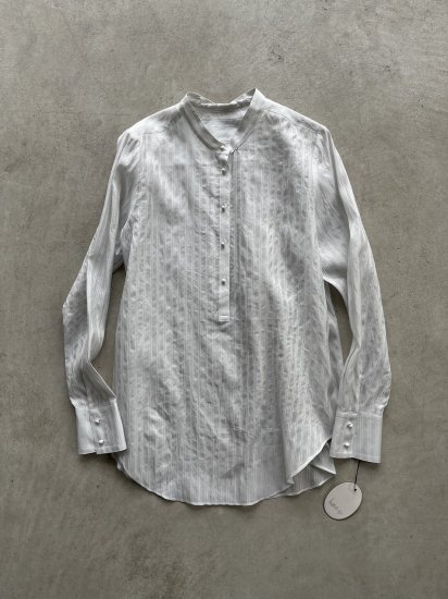 <img class='new_mark_img1' src='https://img.shop-pro.jp/img/new/icons13.gif' style='border:none;display:inline;margin:0px;padding:0px;width:auto;' />humoresque stand collar shirt off white (2024SS)