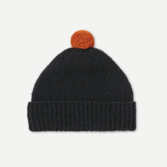 <img class='new_mark_img1' src='https://img.shop-pro.jp/img/new/icons13.gif' style='border:none;display:inline;margin:0px;padding:0px;width:auto;' />Jo Gordon  Brushed Plain Hat Contrast Pompom BLACK & CUMIN (2024AW)