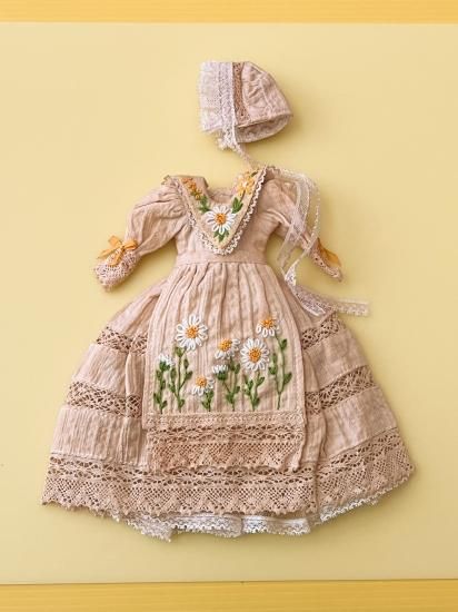 ライオン/タダシショウジ/ホワイト地にシルバー刺繍 マーメイドラインドレス ライオン様専用/タダシショウジ/ホワイト地にシルバー刺繍