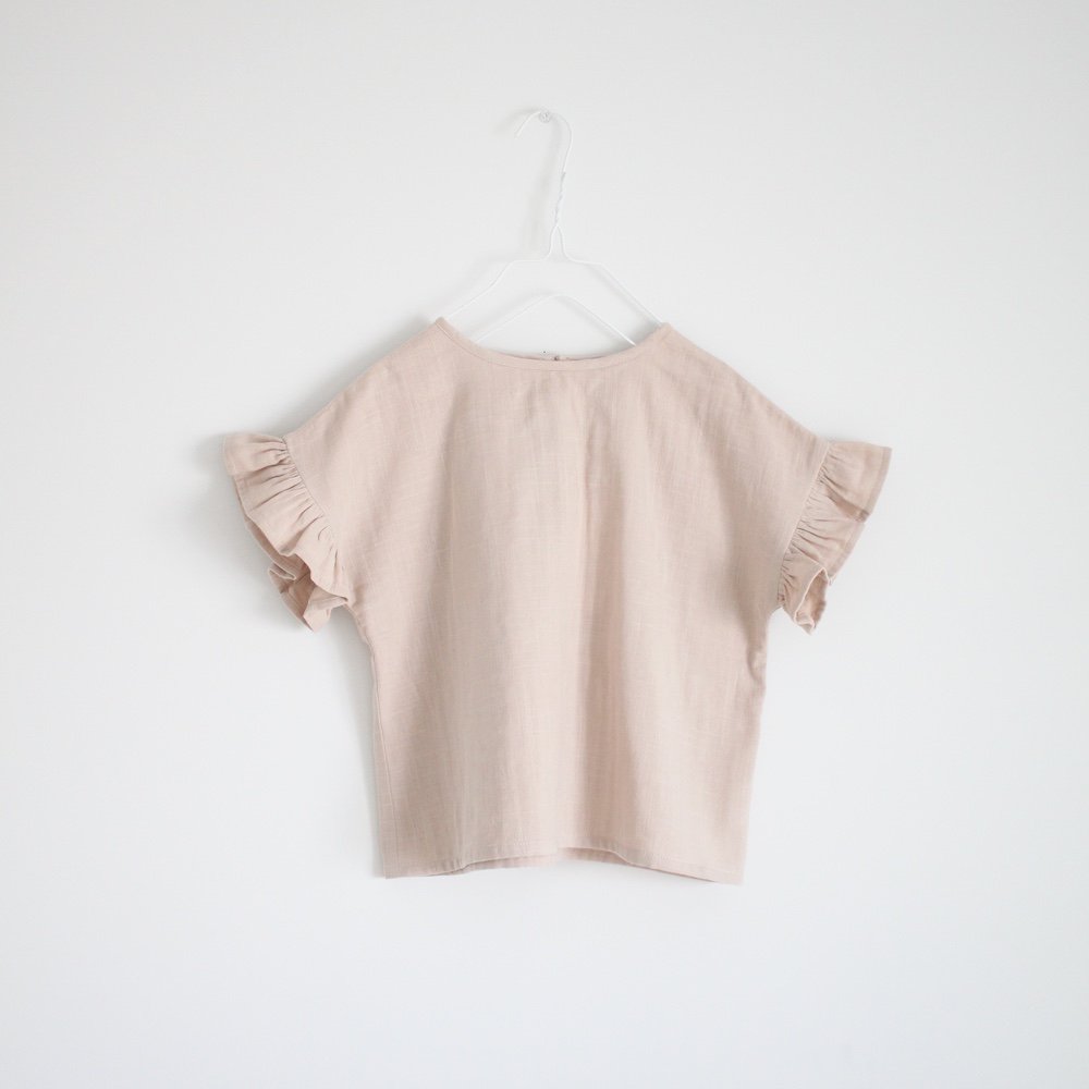 <img class='new_mark_img1' src='https://img.shop-pro.jp/img/new/icons14.gif' style='border:none;display:inline;margin:0px;padding:0px;width:auto;' />Frill sleeve blouse 120.130.