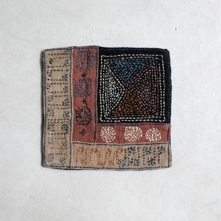 谷由紀 HPE レンテン族　豆敷 HPE 谷由起子】レンテン族（ラオス）の豆敷き | カモシカ雑貨店