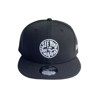 <img class='new_mark_img1' src='https://img.shop-pro.jp/img/new/icons65.gif' style='border:none;display:inline;margin:0px;padding:0px;width:auto;' />SEE YOU IN THE WATER XV NEW ERA CAP (Black)/MAGIC NUMBER ޥåʥС