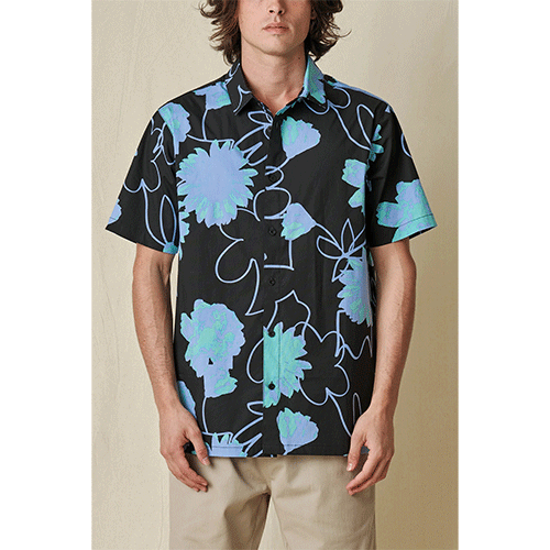 Dreamin' Wild SS Shirt　GLOBE<img class='new_mark_img2' src='https://img.shop-pro.jp/img/new/icons14.gif' style='border:none;display:inline;margin:0px;padding:0px;width:auto;' />
